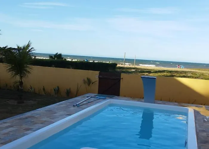 Cabo Frio, Piscina De Frente Pro Mar, Pe Na Areia