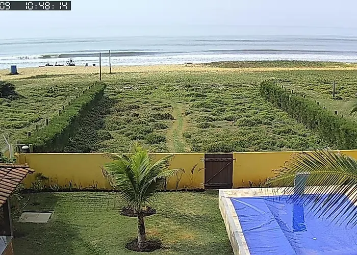 Cabo Frio, Piscina De Frente Pro Mar, Pe Na Areia